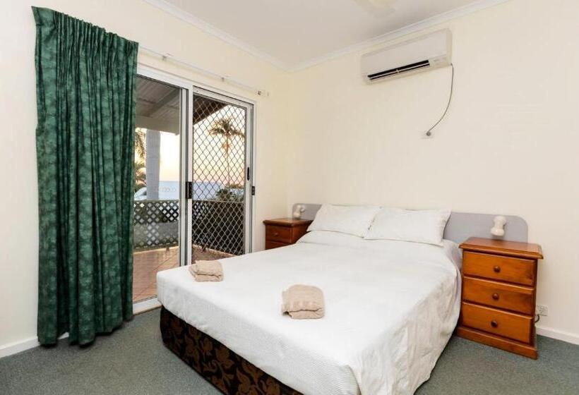 ویلای 3 خوابه, Cable Beachside Villas