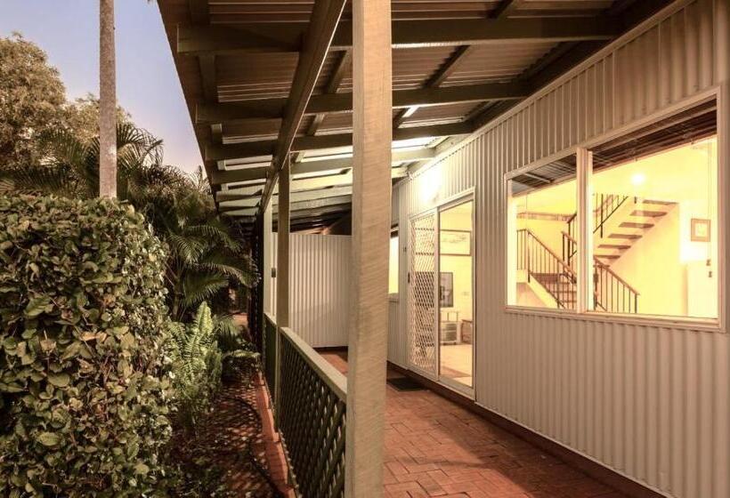 ویلای 3 خوابه, Cable Beachside Villas