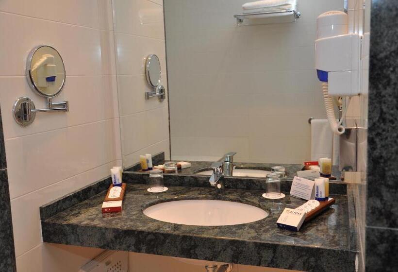 سوییت, Across Hotels & Spa