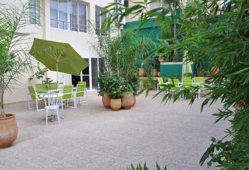 اتاق لوکس, Across Hotels & Spa