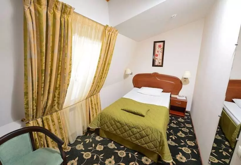 Comfort Yhden Hengen Huone, Cronwell Inn Stremyannaya