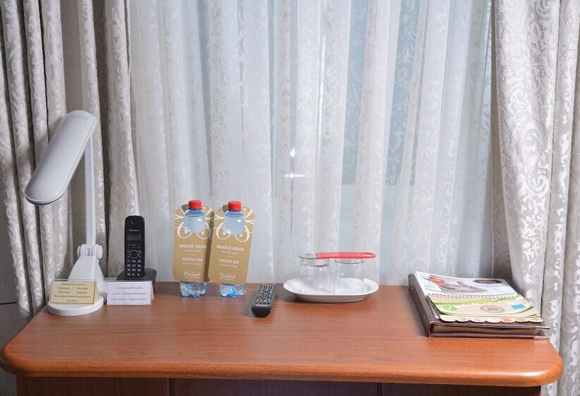 주니어 스위트, Cronwell Inn Stremyannaya