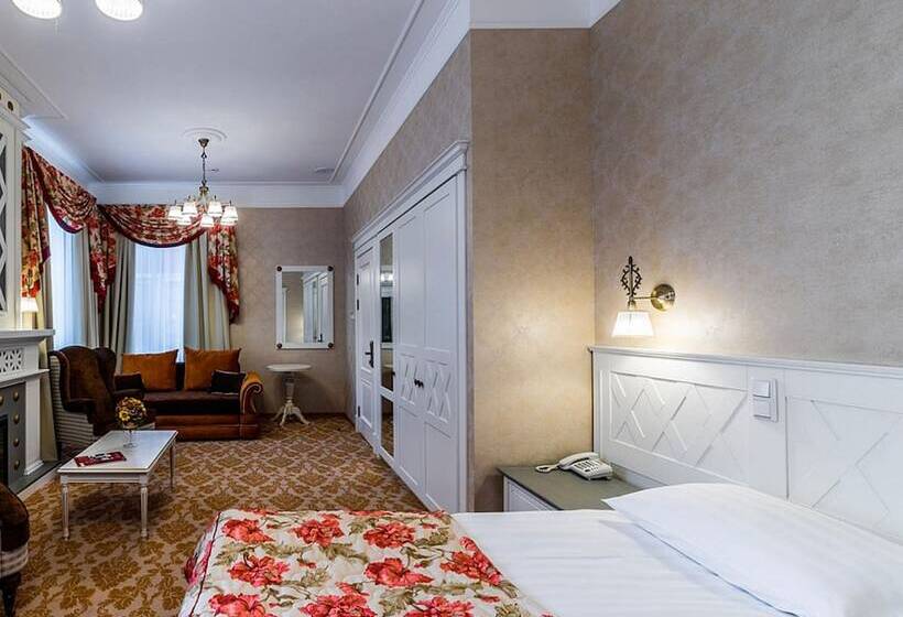 주니어 스위트, Cronwell Inn Stremyannaya