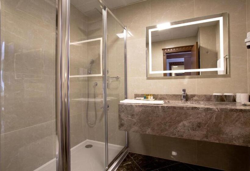 Quarto Estandar, Grand Altuntas