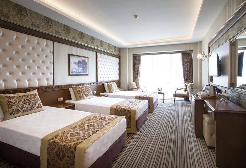Quarto Triplo Estandar, Grand Altuntas
