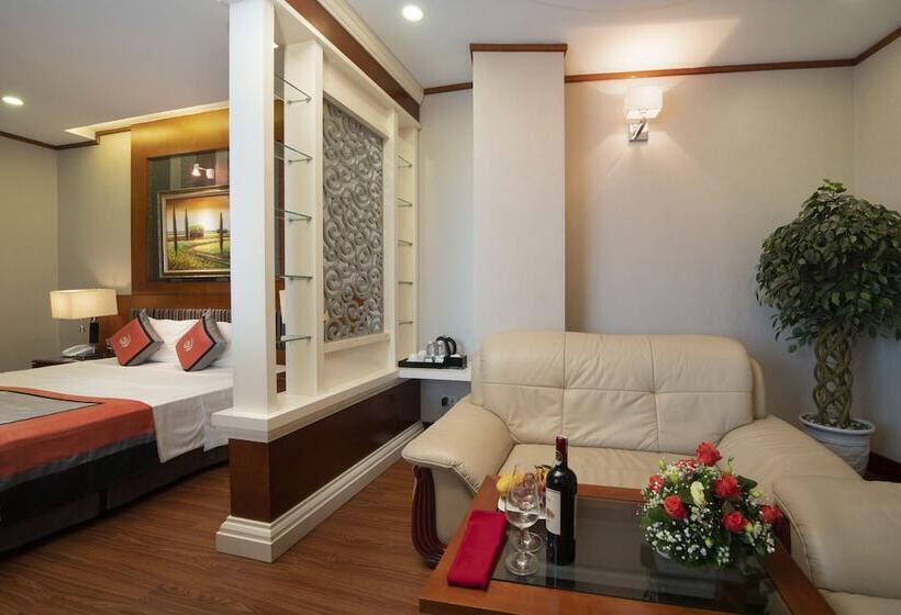 سوییت, Hanoi La Rosa