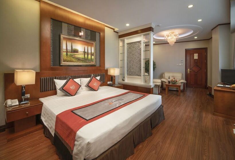 سوییت, Hanoi La Rosa