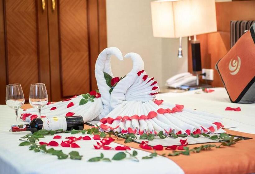 سوییت, Hanoi La Rosa
