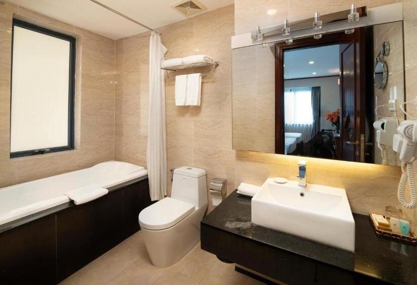 سوییت, Hanoi La Rosa