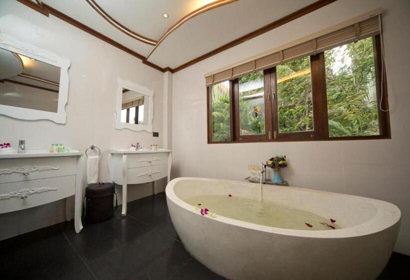 ویلای 4 خوابه, Paradise Island Estate