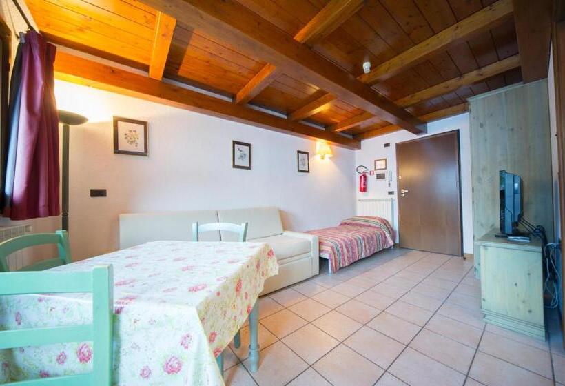 스탠다드 스튜디오, Residence Villa Frejus