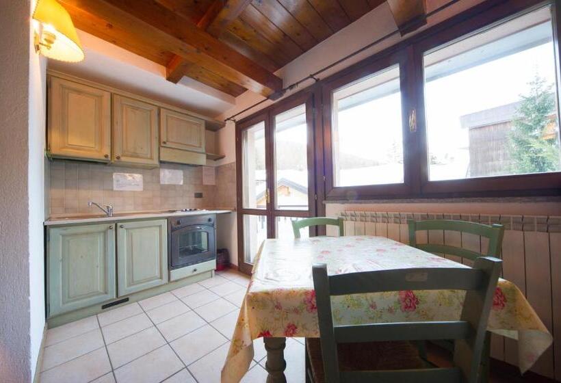 스탠다드 스튜디오, Residence Villa Frejus