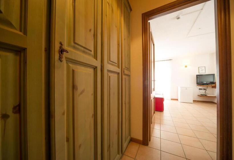 패밀리 스튜디오, Residence Villa Frejus