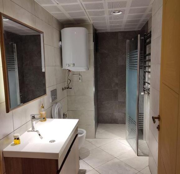 جناح ديلوكس, Aydere Apart