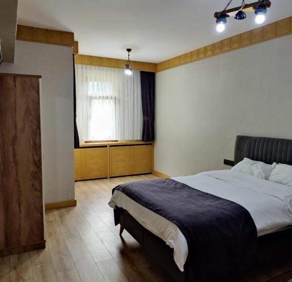 جناح ديلوكس, Aydere Apart