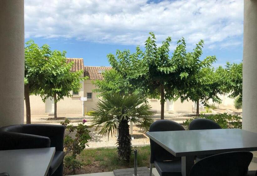 استودیوی استاندارد, Le Bella Vista Résidence