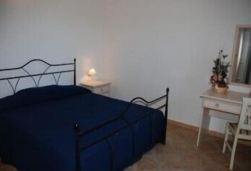 דירת שני חדרים, Li Troni