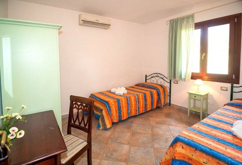 דירת חדר, Li Troni