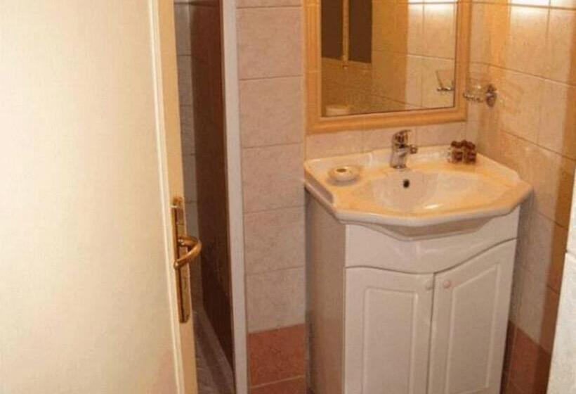 스탠다드 트리플 룸, Art Gallery