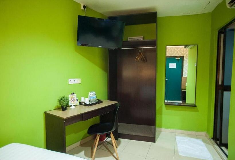 豪华三人间, Dj Citi Point