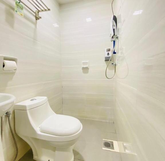 家庭套房, Dj Citi Point