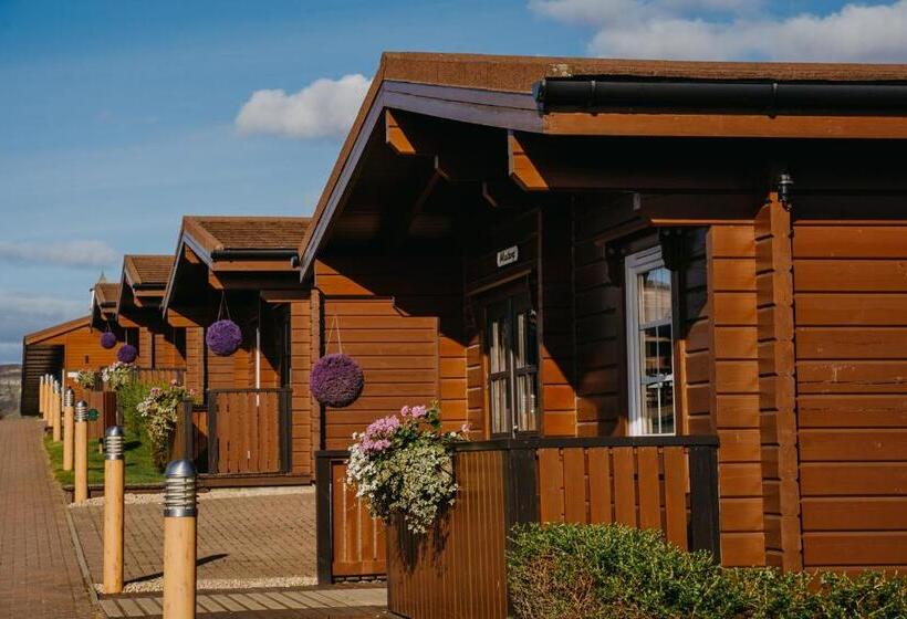 דירת שני חדרים, Ingliston Country Club