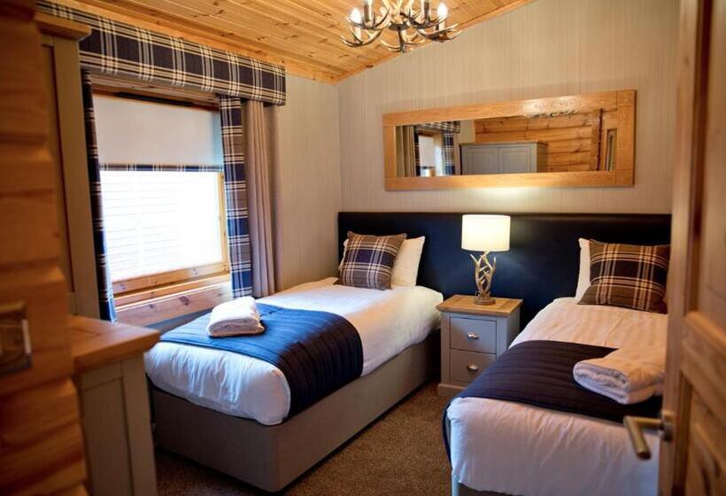 דירת שני חדרים, Ingliston Country Club