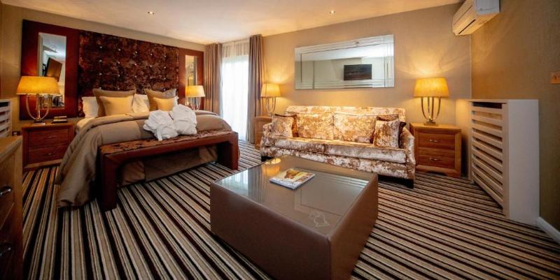 סוויטת ג'וניור, Ingliston Country Club