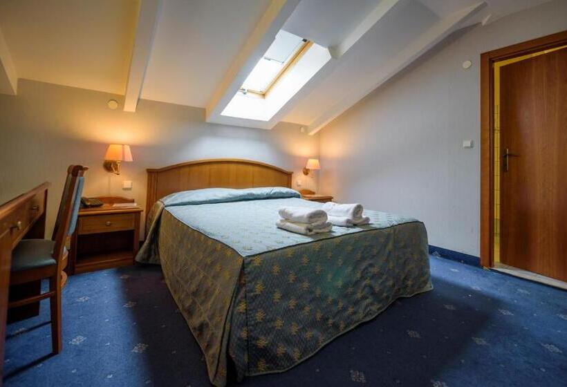 חדר פנטהאוז, Kastoria In Kastoria City