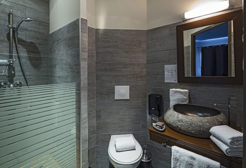 اتاق استاندارد, Le Ya Tis