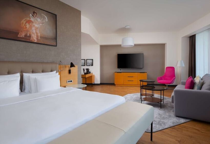 سوییت جونیور با چشم‌انداز دریا, Radisson Collection Paradise Resort And Spa, Sochi