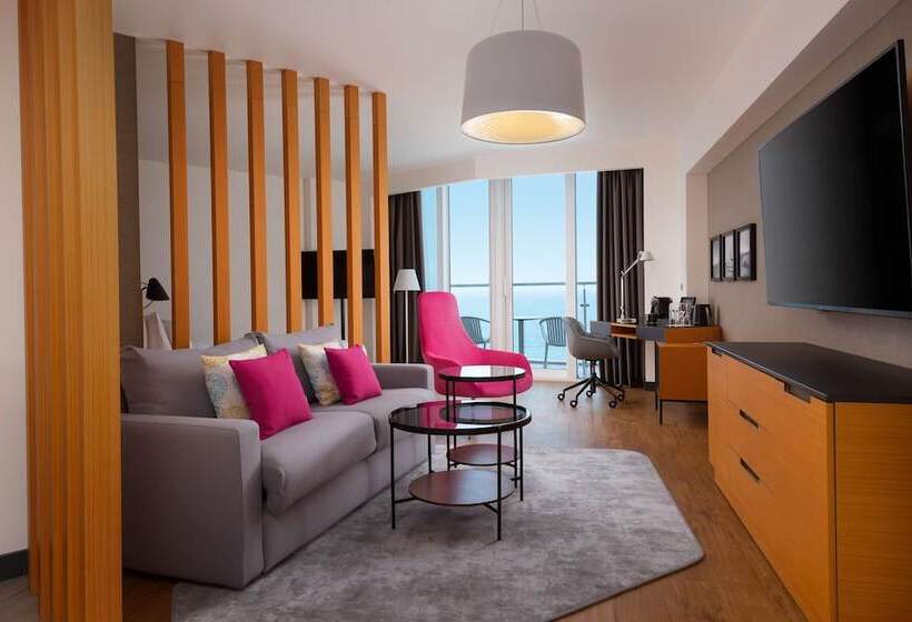 سوییت جونیور با چشم‌انداز دریا, Radisson Collection Paradise Resort And Spa, Sochi