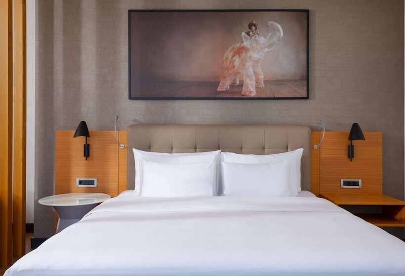 سوئیت جونیور با چشم‌انداز کوهستان, Radisson Collection Paradise Resort And Spa, Sochi