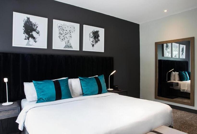 침실 3개 아파트, The Capital Empire