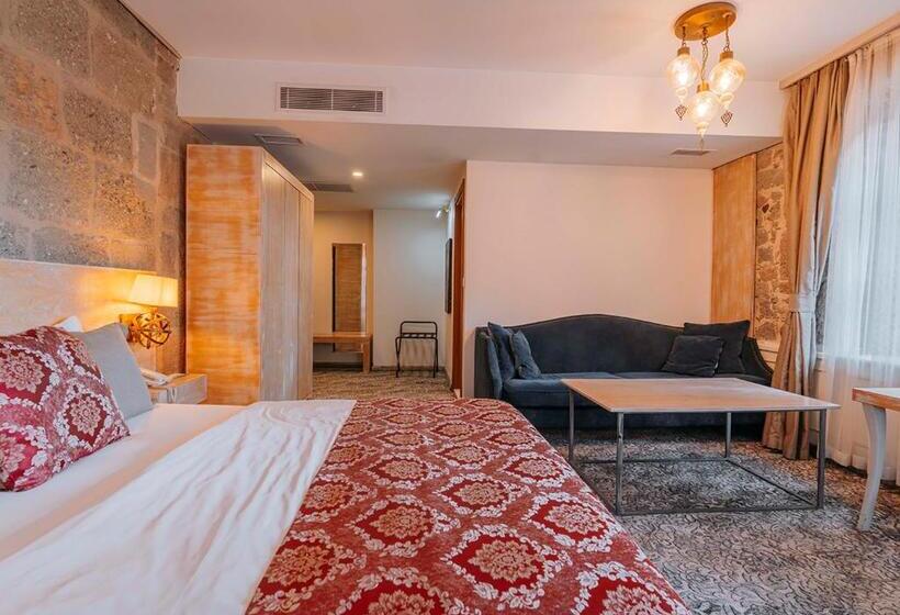 سوییت لوکس, Ts Park