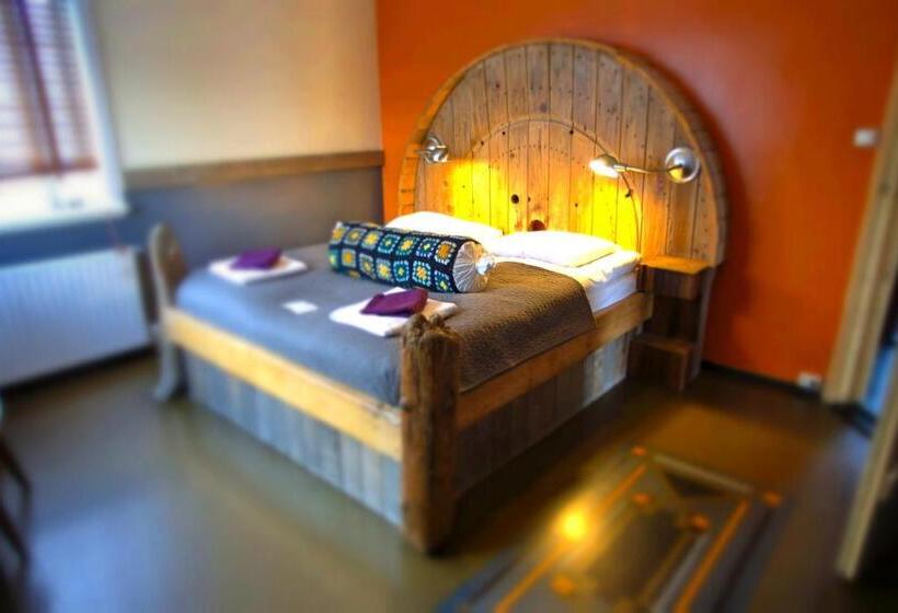 اتاق استاندارد با سرویس بهداشتی مشترک, Guesthouse 1x6