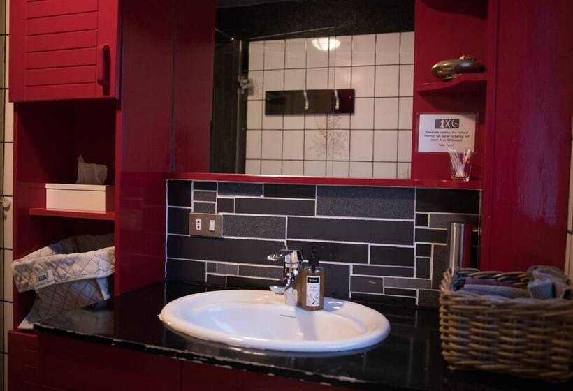 اتاق استاندارد با سرویس بهداشتی مشترک, Guesthouse 1x6