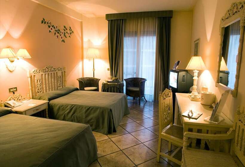 غرفة قياسية ثلاثية, Resort Marina Di Castello Golf & Spa