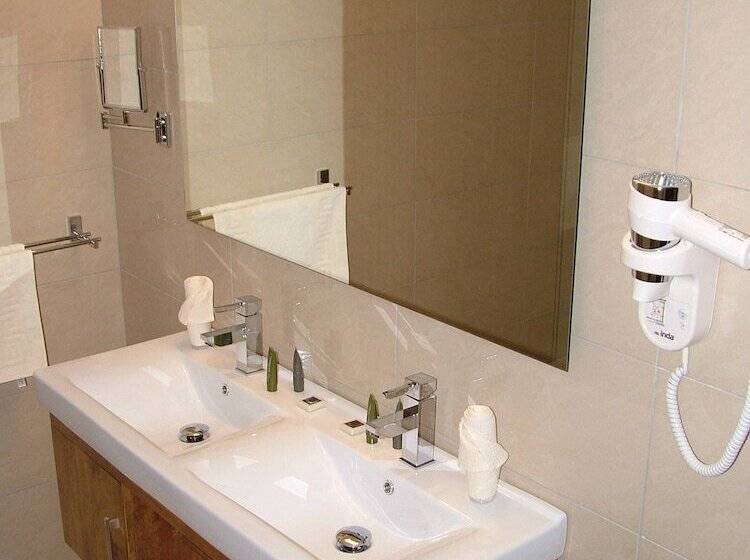 标准三人间, Afrika Hotel Frýdek Místek