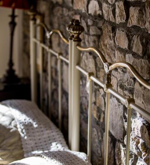 高级大房间, Atrion Highland