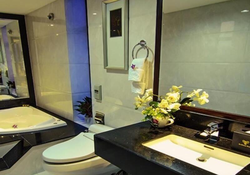 سوئیت با چشمانداز رودخانه, Brilliant Hotel Afternoon Tea Inclusive