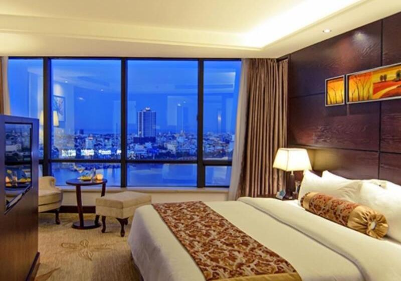 سوئیت با چشمانداز رودخانه, Brilliant Hotel Afternoon Tea Inclusive