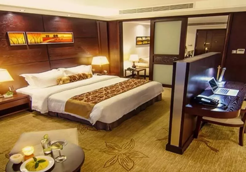 سوئیت با چشم‌انداز رودخانه, Brilliant Hotel   Afternoon Tea Inclusive