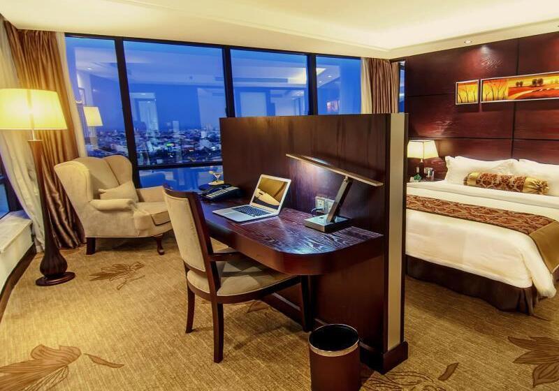 سوئیت با چشمانداز رودخانه, Brilliant Hotel Afternoon Tea Inclusive