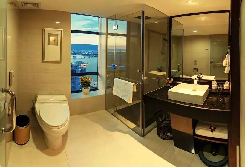 اتاق سوپریور با چشم‌انداز رودخانه, Brilliant Hotel   Afternoon Tea Inclusive