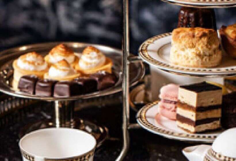 سوئیت با چشمانداز رودخانه, Brilliant Hotel Afternoon Tea Inclusive