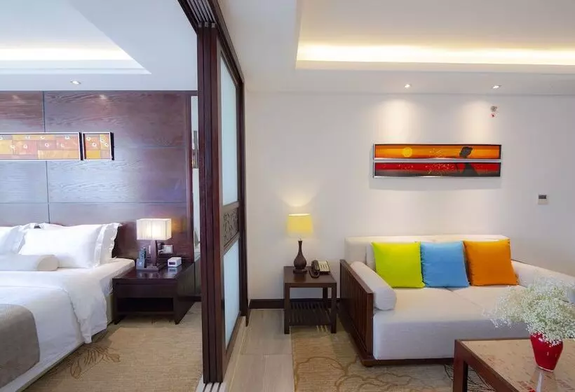 سوئیت با چشم‌انداز رودخانه, Brilliant Hotel   Afternoon Tea Inclusive