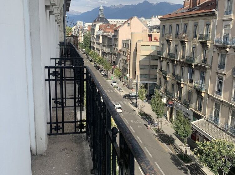 Номер Стандарт Трехместный, Campanile Grenoble Centre Gare