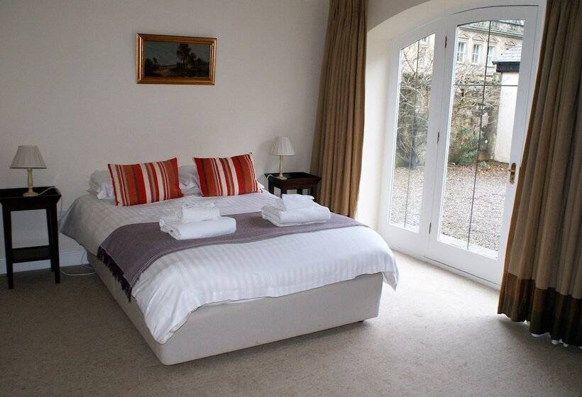 ２ベッドルームハウス, Eshott Hall