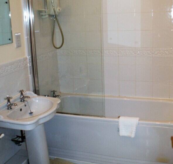 ２ベッドルームハウス, Eshott Hall